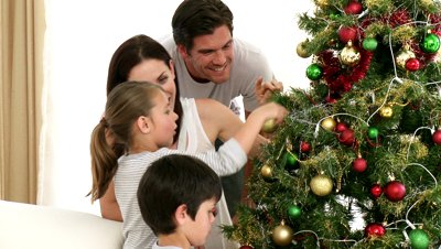 how-to-decorate-the-christmas-tree